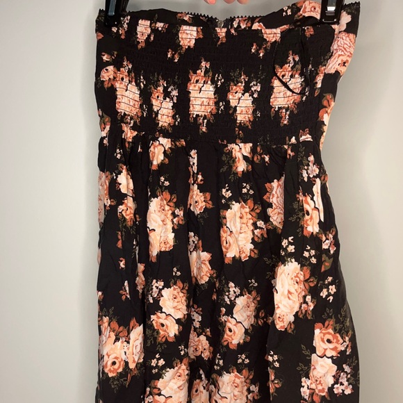 Streetwear Society | Black and Light Pink Floral Strapless Summer Dress - Picture 2 of 4